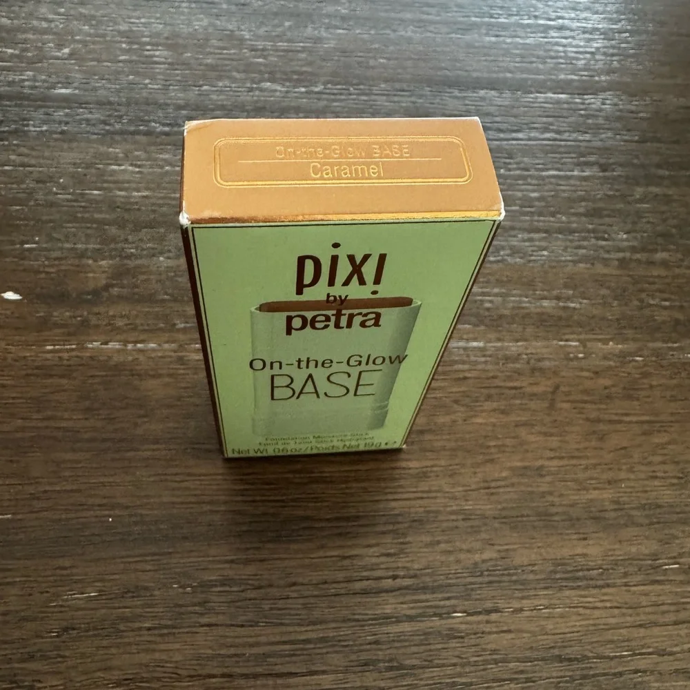 Pixi by Petra On-the-Glow Base Caramel